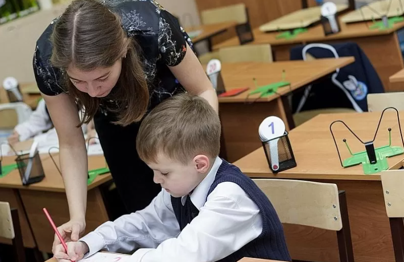 Приезжим учителям в Сочи будут выплачивать по 15 тыс. рублей ежемесячно на аренду жилья
