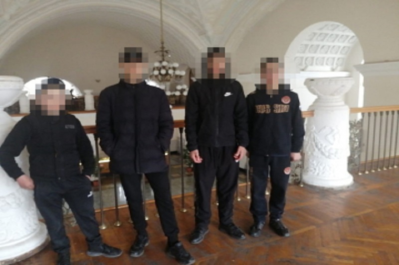 Четверо подростков из Владикавказа сбежали из дома в Сочи, чтобы увидеть море