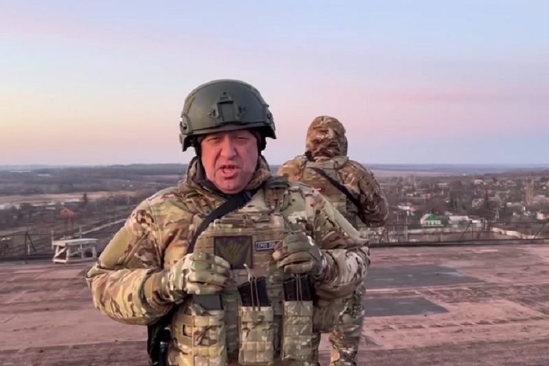 Пригожин заявил, что Артемовск практически окружен российскими силами