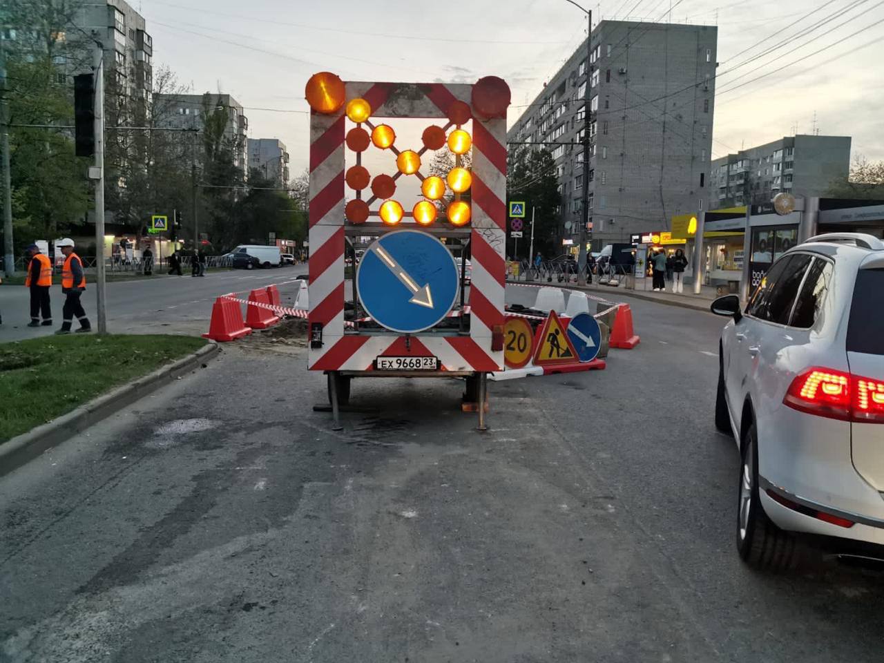 Движение транспорта ограничено на участке улицы Сормовской в Краснодаре |  06.04.2024 | Краснодар - БезФормата