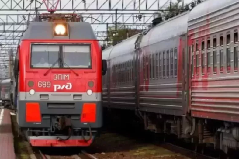 Сезонные поезда из нескольких регионов России будут ходить в Анапу и Сочи почти до конца сентября 