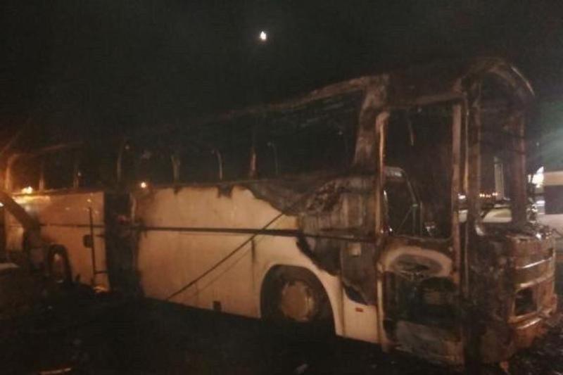 Передел в сфере перевозок: минувшей ночью в Краснодарском крае сожгли 7 вахтовых автобусов
