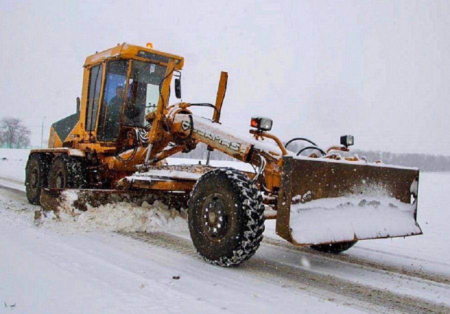 На дорогах Кубани работает снегоуборочная техника - Кубанские новости