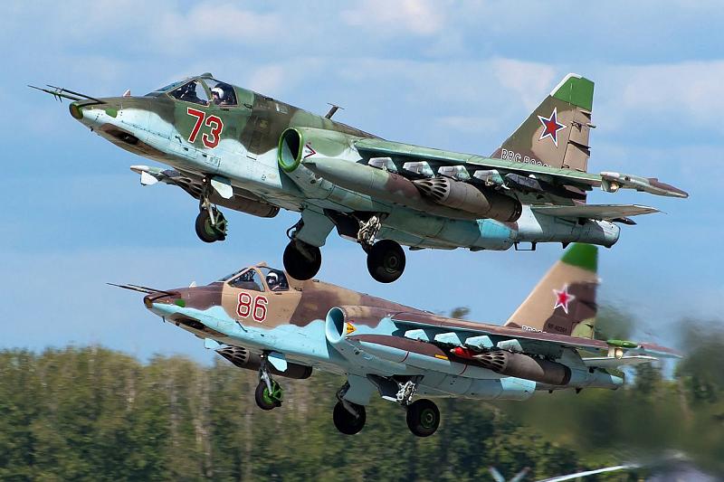 В Краснодарском крае экипажи новейших штурмовиков Су-25СМ3 уничтожили аэродром «противника»