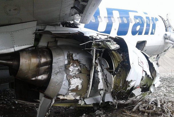 Аэропорт Сочи считает преждевременными выводы о виновных в скатывании самолета «Ютэйр» в реку