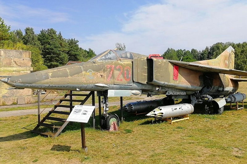 В Берлине создали музей из брошенных советских самолетов