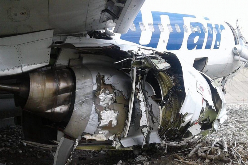 Аэропорт Сочи считает преждевременными выводы о виновных в скатывании самолета «Ютэйр» в реку