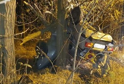 В Краснодарском крае погиб водитель опрокинувшейся легковушки