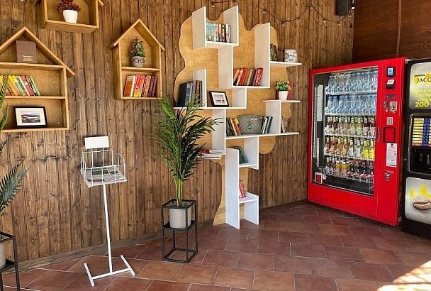 Курортная библиотека: в Абрау-Дюрсо для туристов открыли интеллектуальное пространство