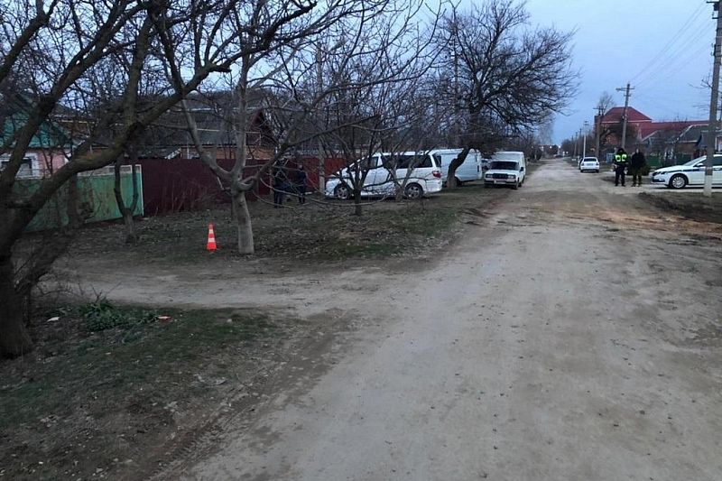 Пьяный водитель иномарки сбил 9-летнего мальчика на газоне
