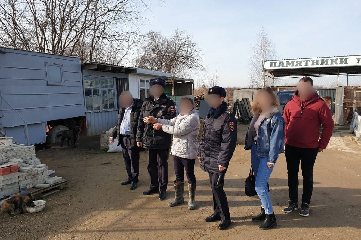 В Краснодарском крае на кладбище охранник убил лопатой своего знакомого