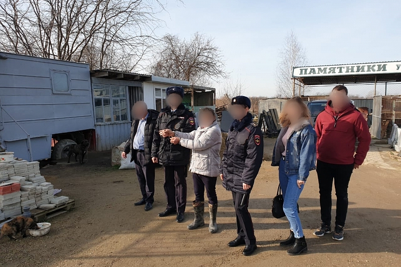 В Краснодарском крае на кладбище охранник убил лопатой своего знакомого