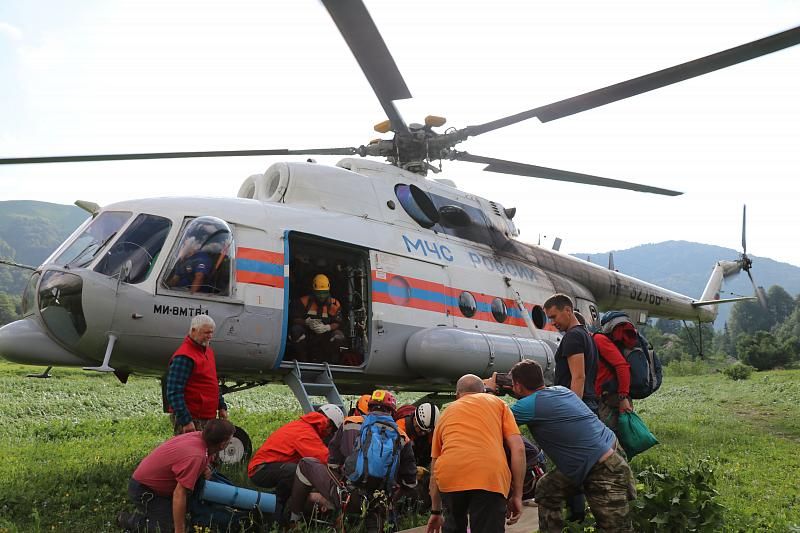 В Сочи спасатели на вертолете эвакуировали с горы Фишт сломавшего ногу туриста