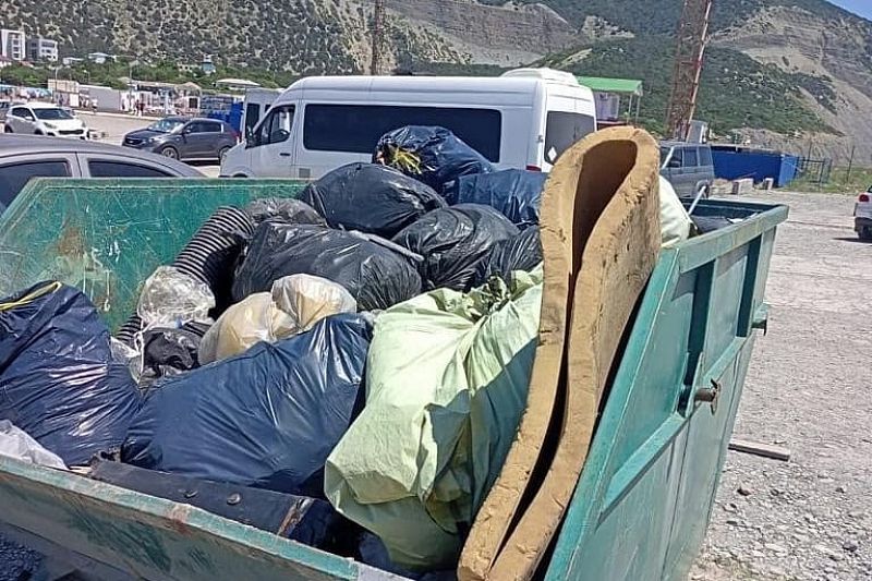Во время экологической акции в Анапе очистили утришские лагуны