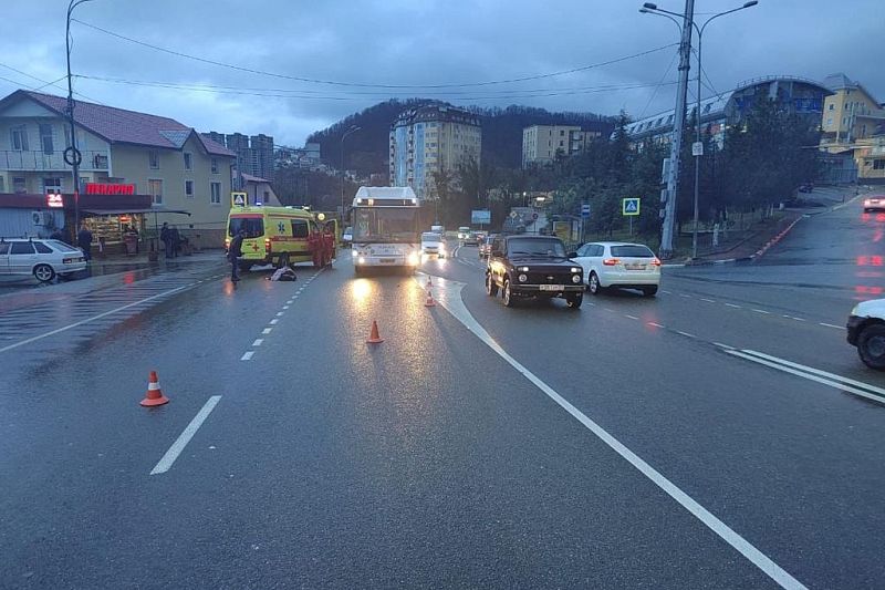 В Сочи автобус насмерть сбил женщину на пешеходном переходе