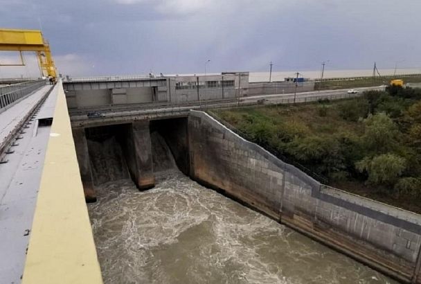 За уровнем воды в реке Кубань и Краснодарском водохранилище круглосуточно наблюдают оперативные службы 