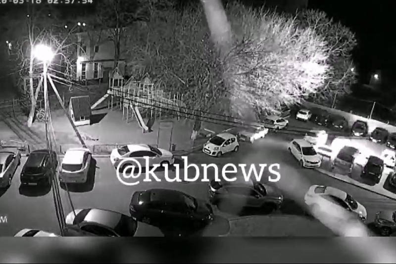В Краснодаре ночной поджигатель автомобилей попал на видео