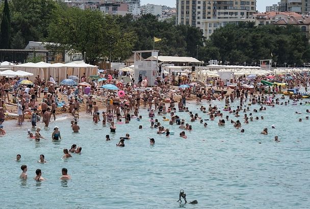 Температура Черного моря снова растет: на каких пляжах в Краснодарском крае самая теплая вода