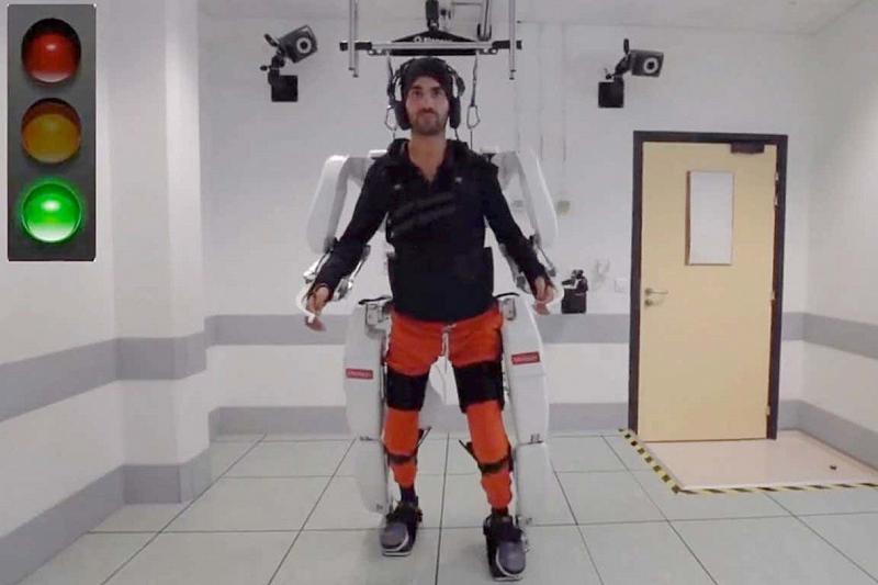 Ученые представили экзоскелет, который позволит парализованным двигаться 