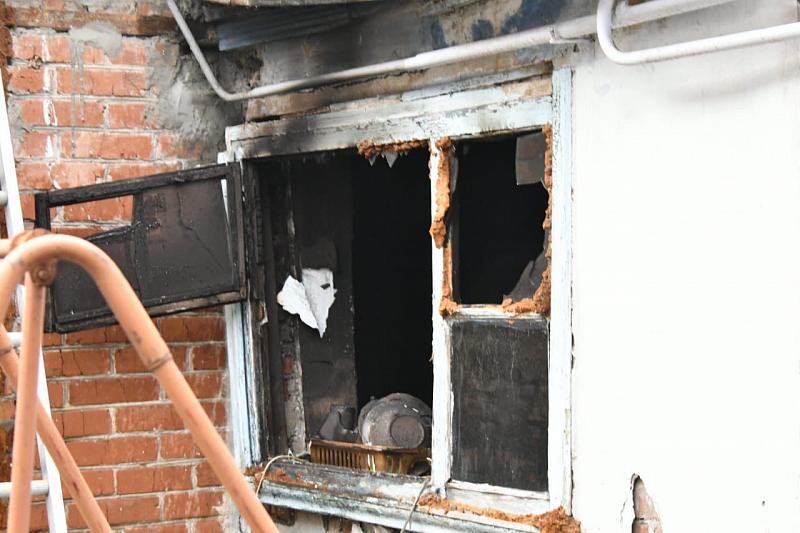 В Краснодаре во время пожара в частном доме погибла женщина
