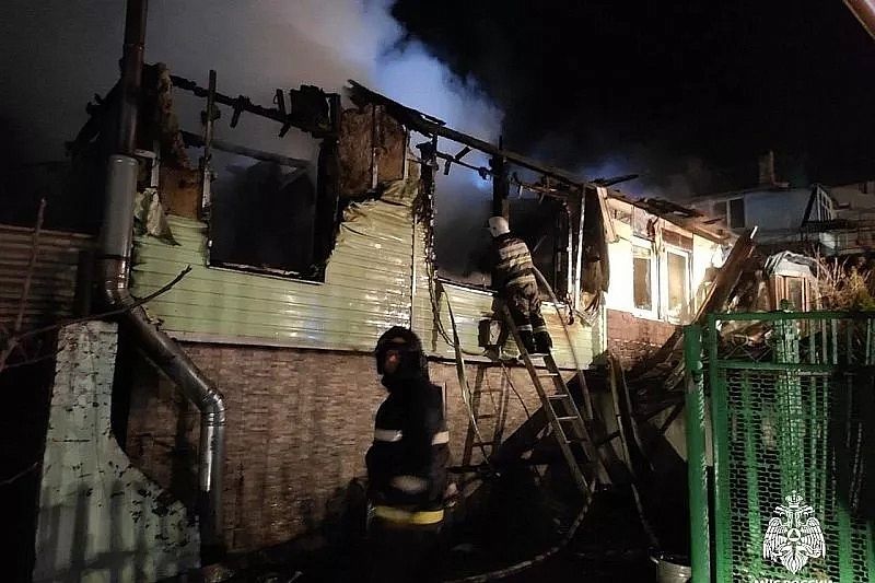 Мать, отец и сын погибли при пожаре в частном доме в Туапсе