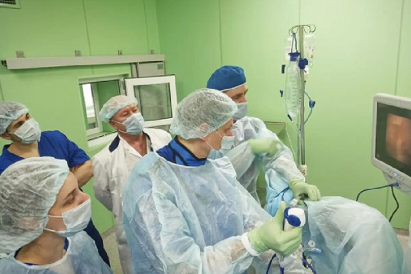 Операции без разрезов и проколов: краснодарские врачи освоили уникальный метод удаления камней из почек