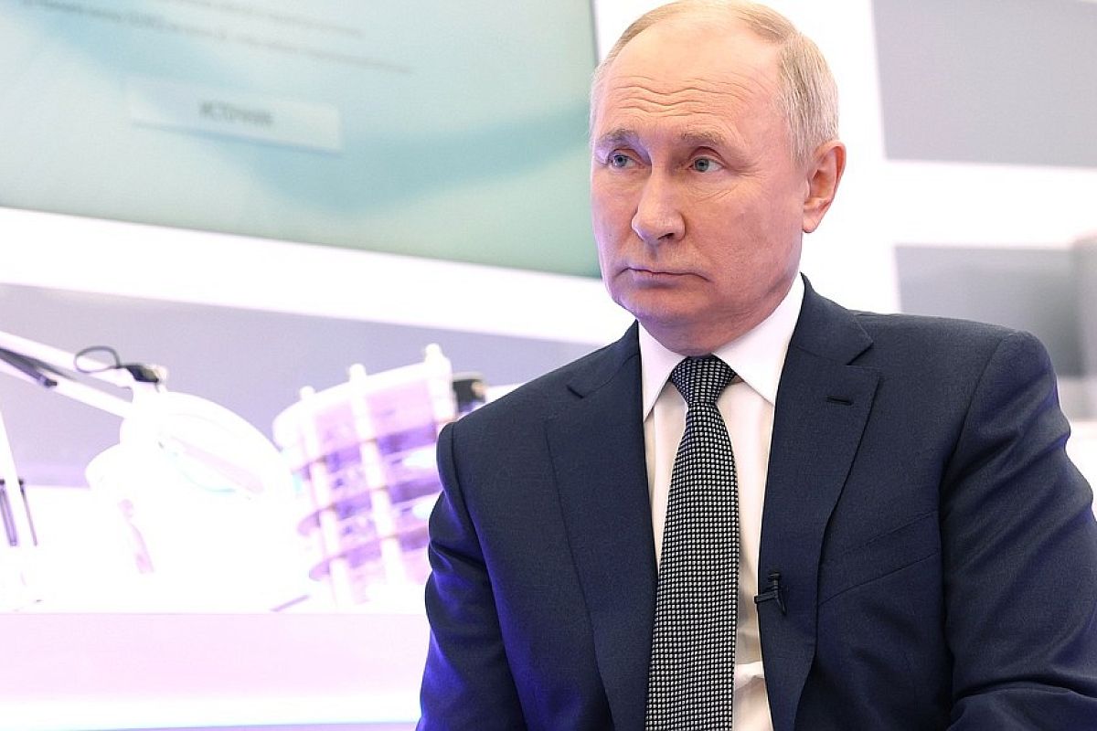 Путин заявил о продлении программы «Молодая семья» после 2025 года