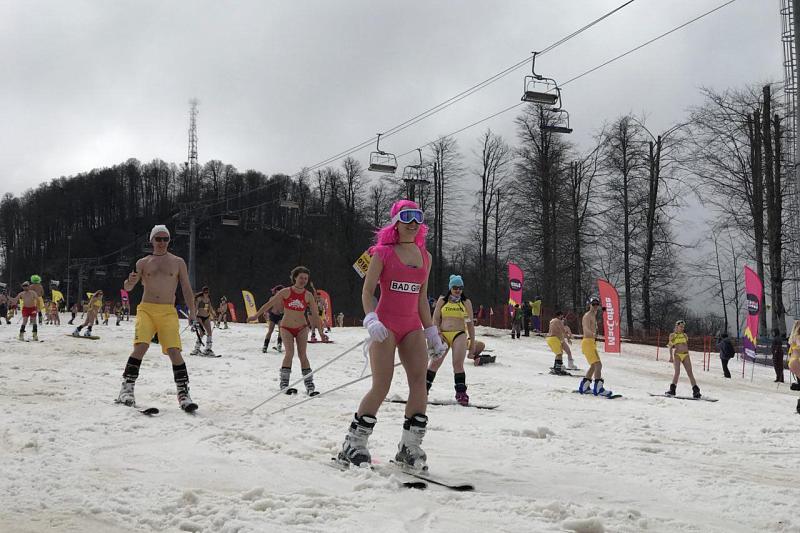 Спуск в купальниках в Сочи 2018