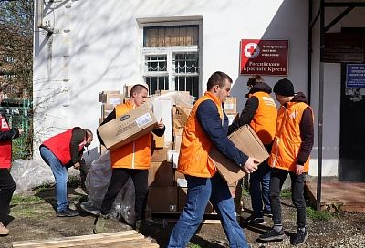В Краснодарский край поступило около 20 тонн гуманитарной помощи для семей с Донбасса