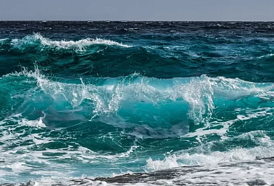 Черное море держит тепло: +17 градусов вода у берегов Геленджика 