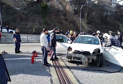 В числе пострадавших в массовом ДТП с участием трех автомобилей есть дети