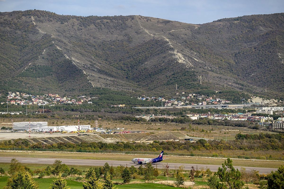 Программа второго курса: самолеты в аэропорту Геленджика смогут взлетать и в сторону гор