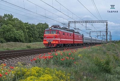 Поезд оператора перевозок по Крымскому мосту впервые прибыл в Адлер из Москвы