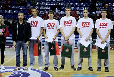Дмитрий Пирог наградил в Краснодаре юных чемпионов мира по баскетболу