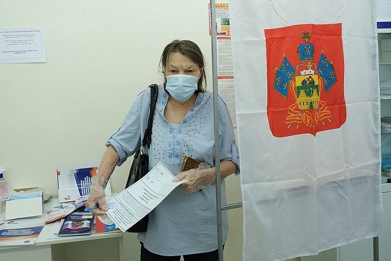 Более 58% жителей Краснодарского края приняли участие в голосовании по поправкам в Конституцию