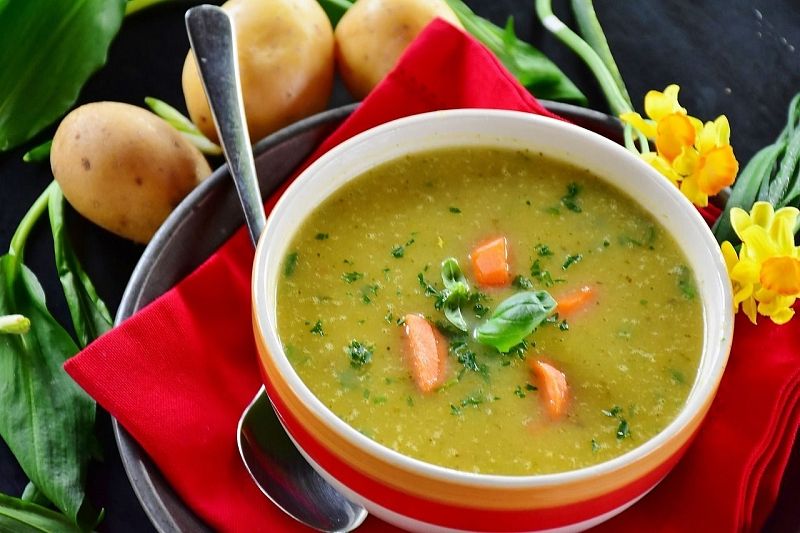 Диетолог назвал супы вредной едой, провоцирующей рак желудка