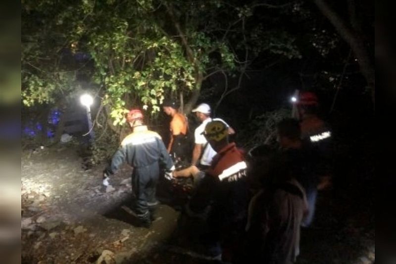 Под Геленджиком спасатели эвакуировали туристку с травмой ноги с горы Ежик