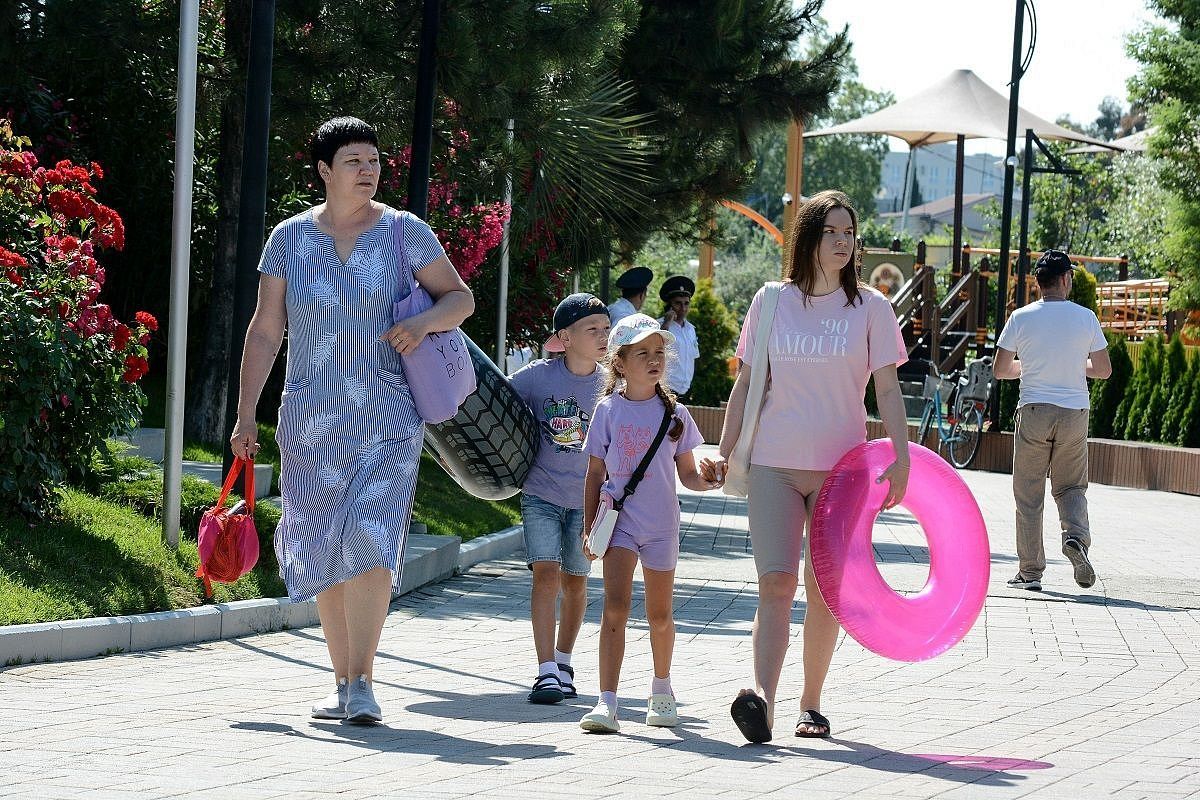 Краснодарский край возглавил топ популярных направлений для поездок с детьми летом  