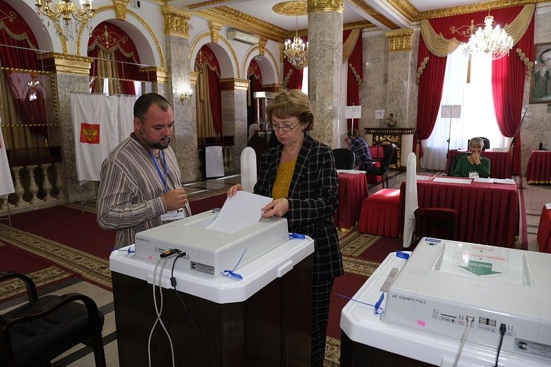 Все идет по плану: эксперты рассказали, как на Кубани проходят выборы в ЗСК