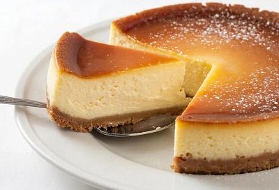 Чизкейк без выпечки: добавил ложку сметаны — и начинка бархатная, тает во рту, как мороженое