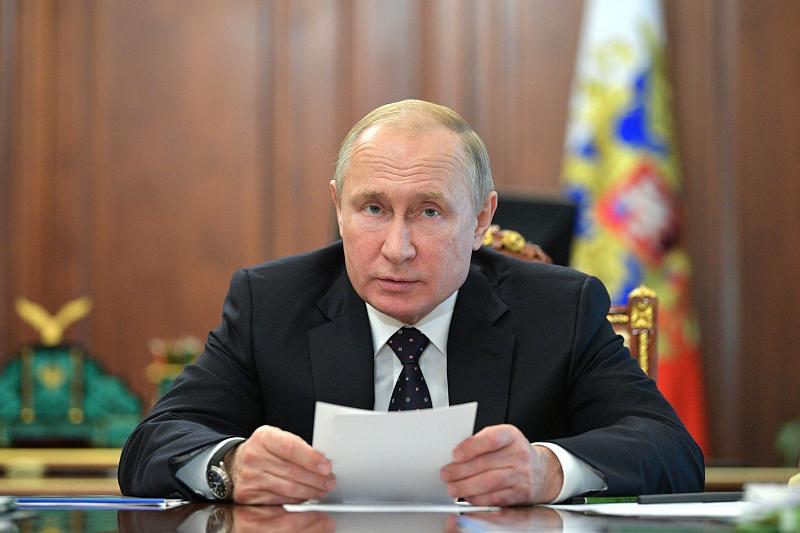 Владимир Путин поручил обеспечить жильем семьи с низкими доходами 