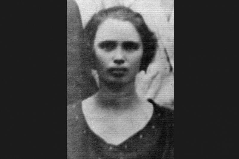Коммунистка из станицы Старощербиновской Василиса Карлова. Была расстреляна зондеркомандой в 1942 году.
