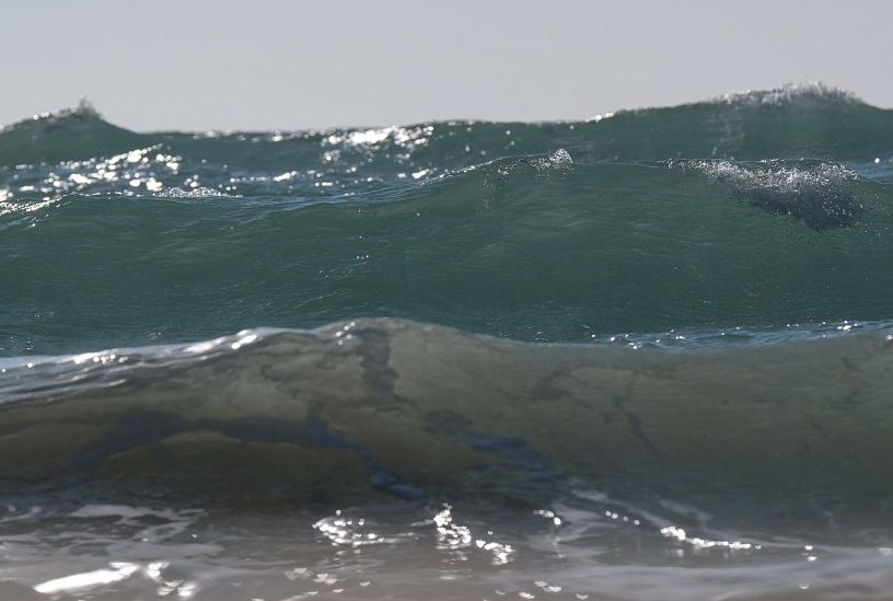 Четырехметровые волны и шквалистый ветер: шторм ударит по двум курортам Краснодарского края