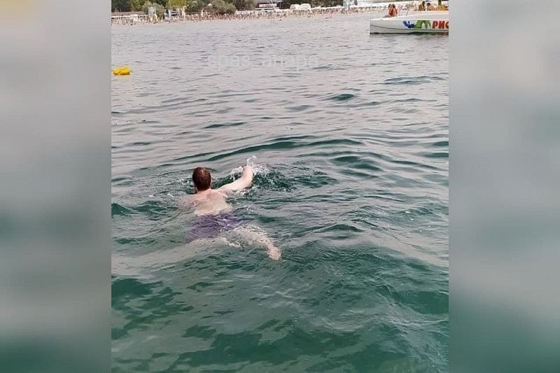Дрон в помощь: тонущего в море мужчину спасли в Анапе 