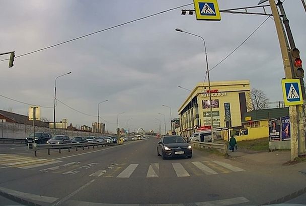 Полиция задержала водителя без прав из Краснодара, съехавшего с Яблоновского моста по встречке
