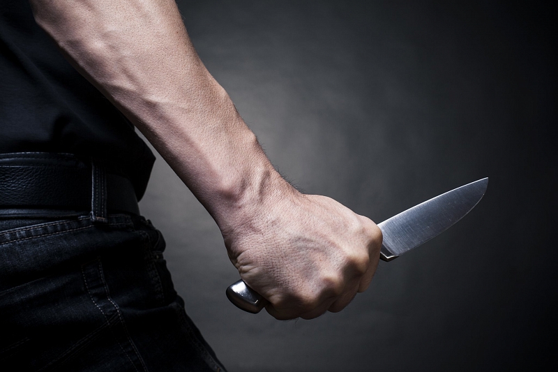 В Краснодарском крае вооруженный ножом мужчина ограбил магазин