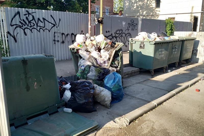 Уборку мусора на улицах Краснодара будет круглосуточно контролировать рабочая группа чиновников