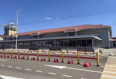 Временные ограничения на прием и выпуск самолетов ввели в аэропорту Краснодара