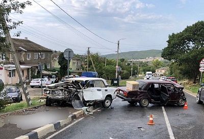 Один человек погиб и трое пострадали в ДТП на встречке в Анапе