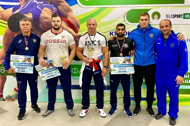 Спортсмены из Краснодарского края завоевали три медали на Кубке России по греко-римской борьбе